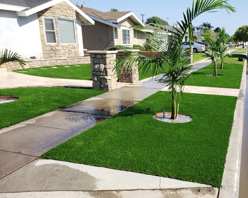 Residential Turf Front Yard Curb Area